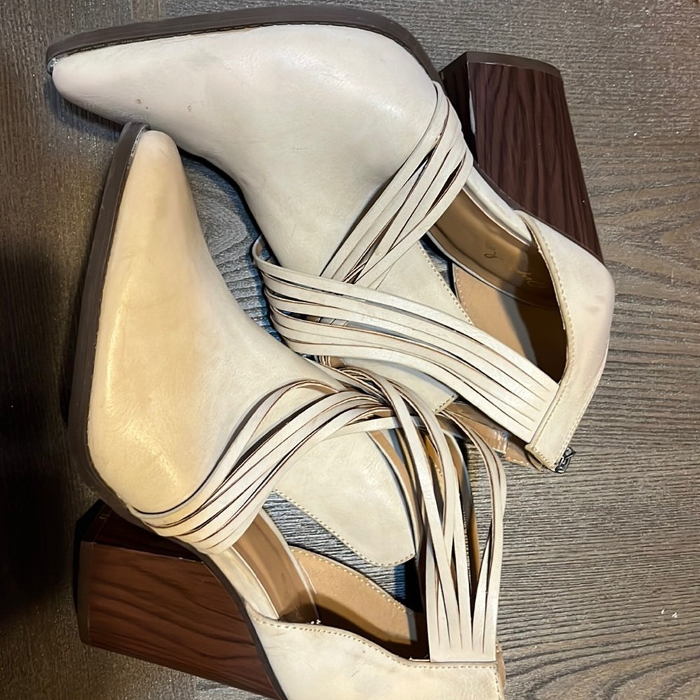 Beige mules